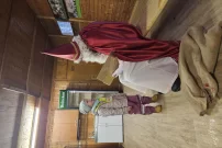 Jedes Kind durfte  einzeln nach vorne zum Nikolaus kommen.